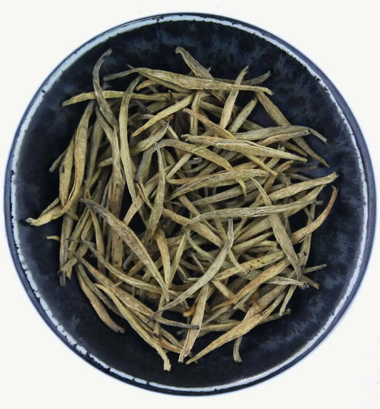Loose leaf Golden Tips Ceylon white tea buds with delicate golden down and smooth aroma